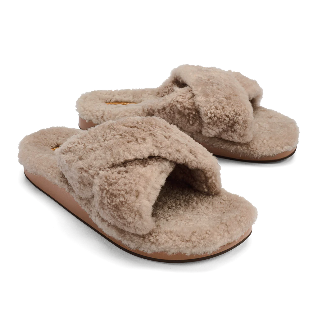Shearling slippers with arch support clearance