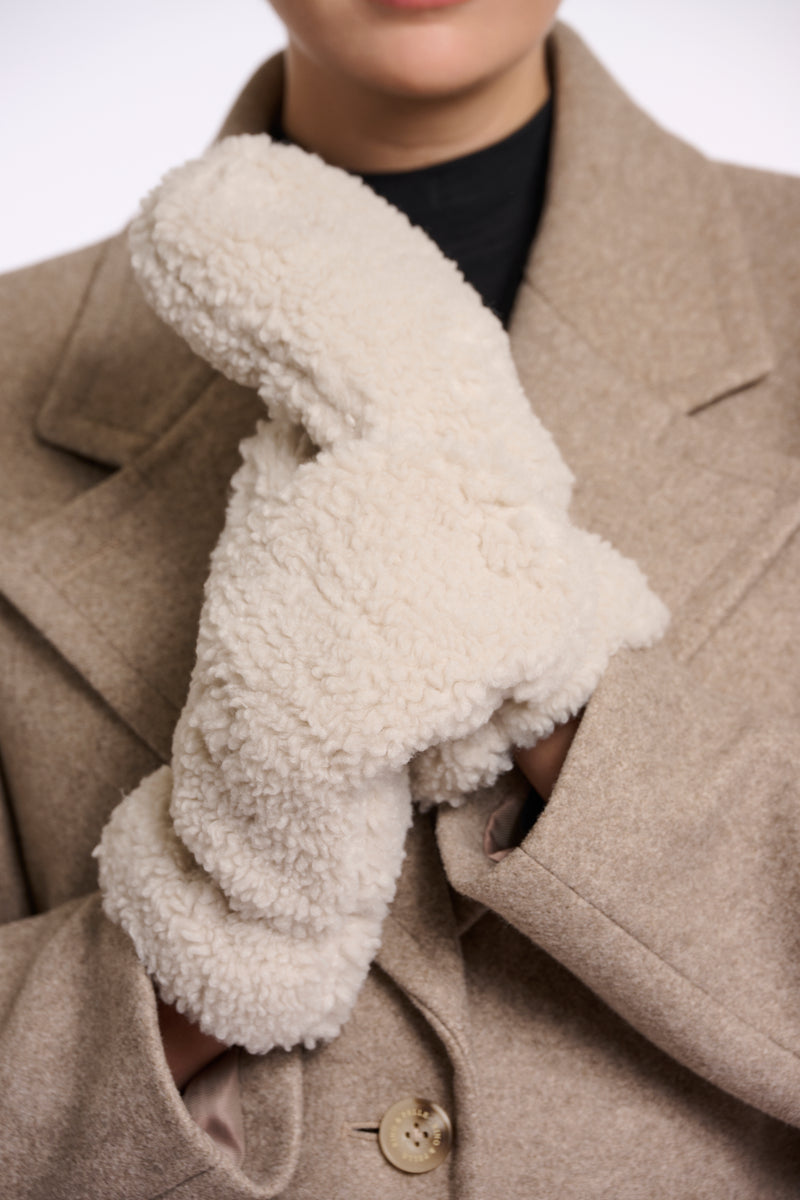 Aleida Teddy Gloves