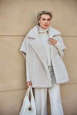 Luca Teddy Cape