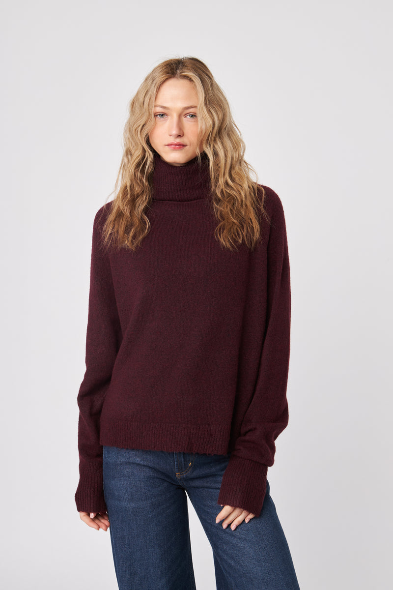 Emmettt Turtleneck-Merlot